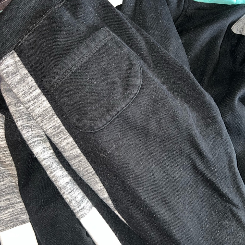 Simple Track suit - Picture 2 of 4